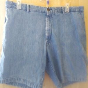 Roundtree & Yorke Men's elastic waist shorts 42x10